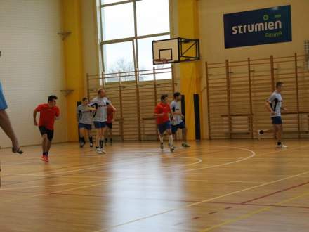 Trwają rozgrywki Halowej Ligi Piłki Nożnej